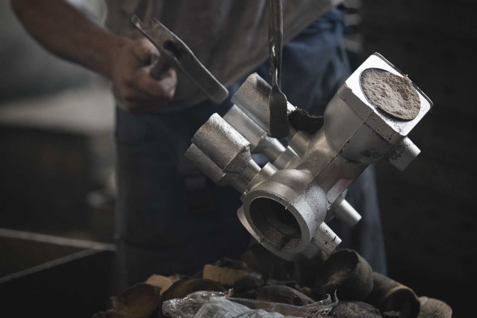 Handwerk bei JMW Fire — Gussstück in der Fertigung